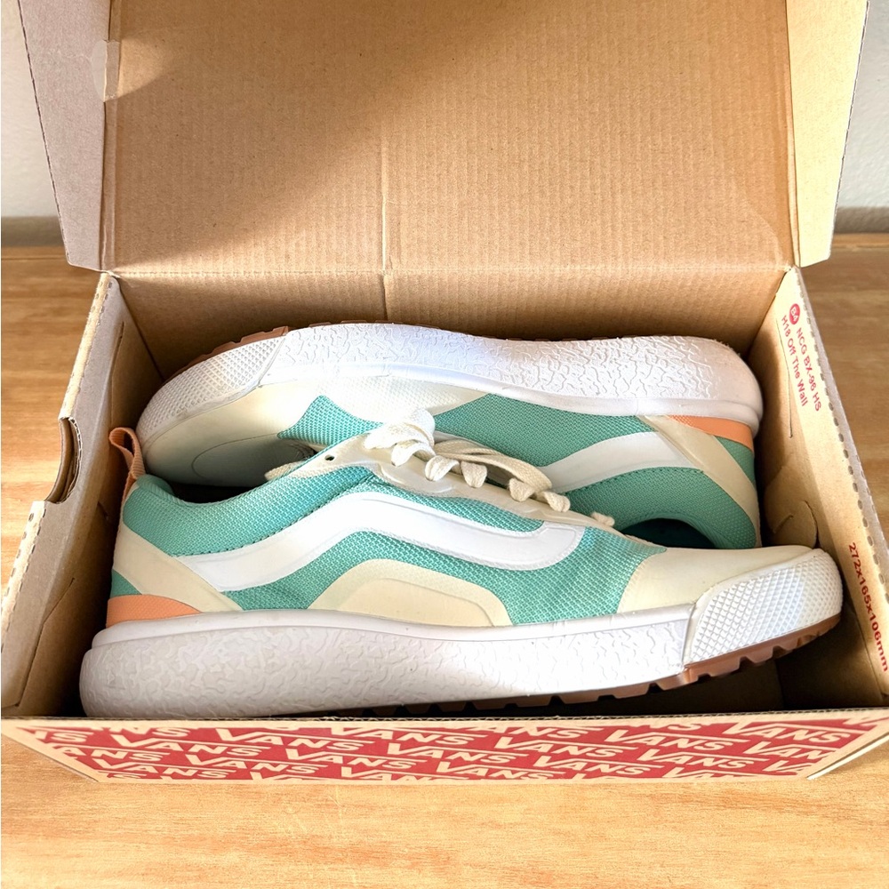 Vans Ultrarange Sneakers Women’s 6.5